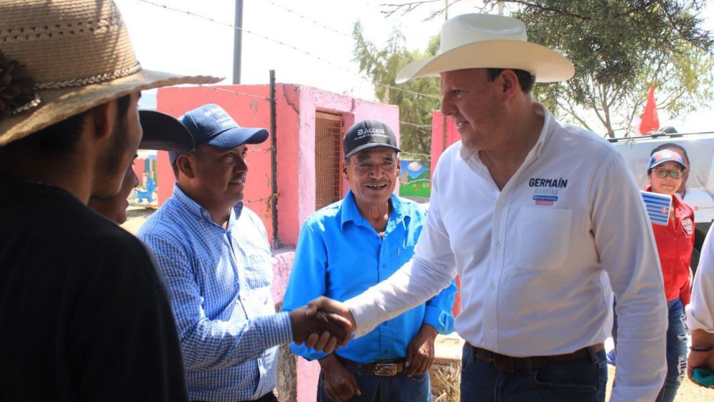 Germaín Garfias se Compromete con el Desarrollo de Santiago Mexquititlán y Amealco.