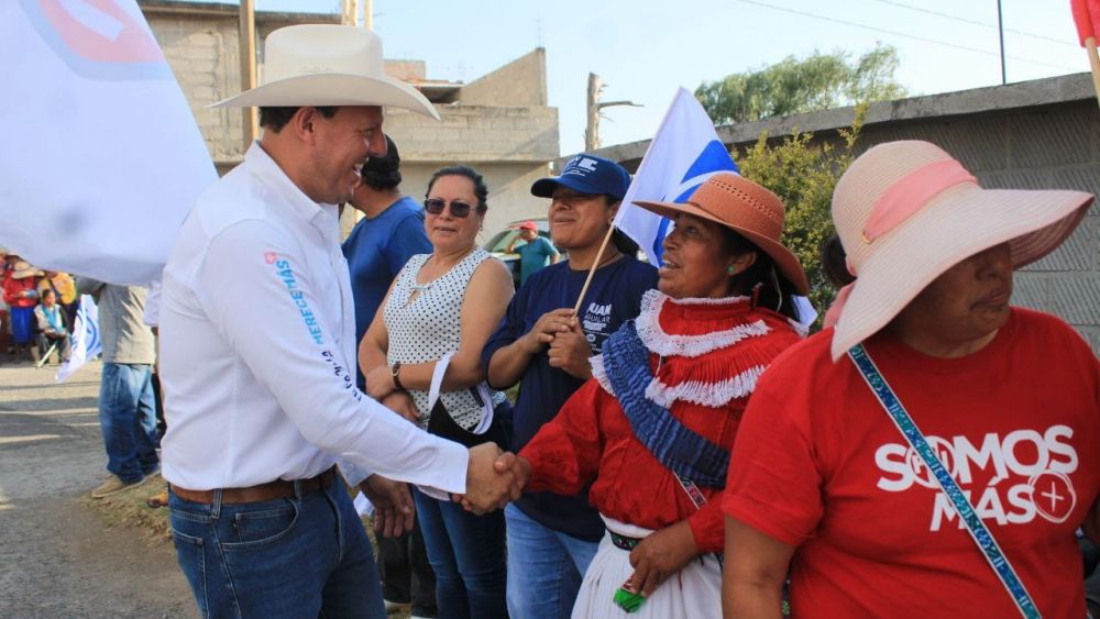 Germaín Garfias se Compromete con el Desarrollo de Santiago Mexquititlán y Amealco.