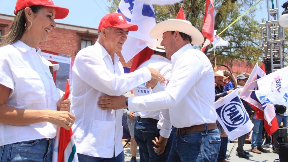 Cierre de campaña espectacular de René Mejía en Amealco.