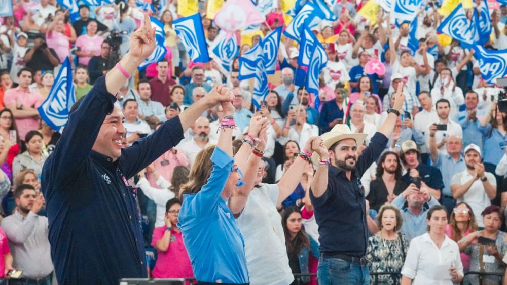 Xóchitl Gálvez cierra campaña en San Juan del Río junto con Roberto Cabrera.