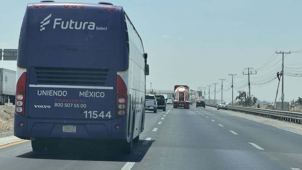 Persisten problemas de movilidad en la Autopista México-Querétaro.