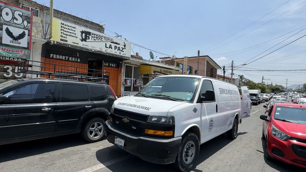 Hallan muerto a comerciante en su ferretería en San Juan del Río.