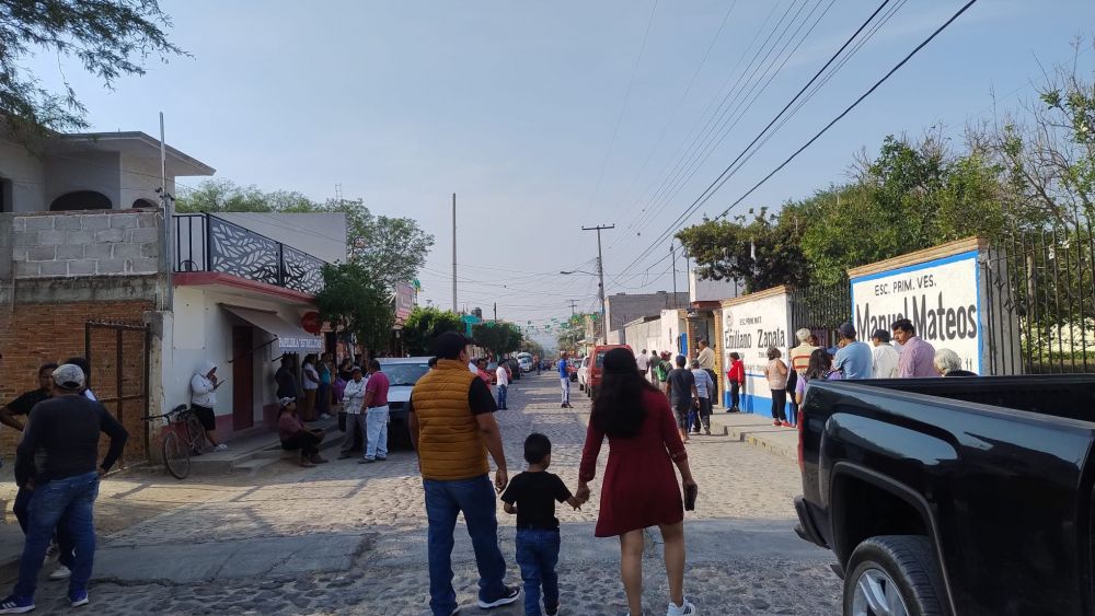 Irregularidades y retrasos en casilla de Bordo Blanco en Tequisquiapan.