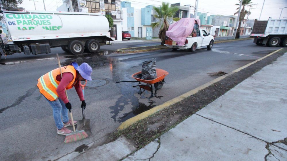 Mantener limpio San Juan del Río es amarlo: Roberto Cabrera.