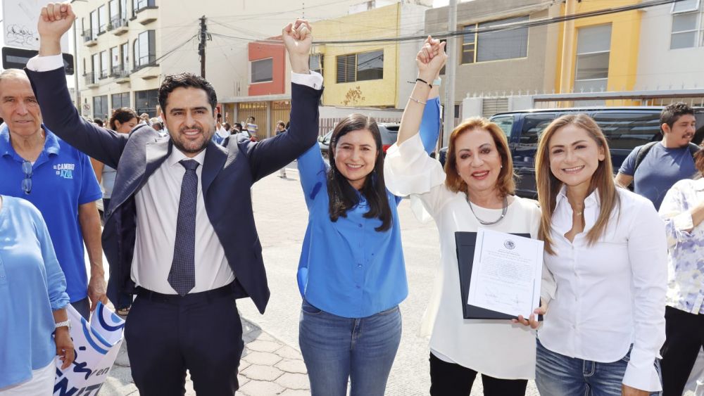 Lupita Murguía y Agustín Dorantes reciben constancia de mayoría como Senadores electos.