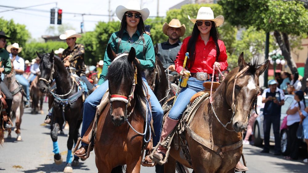 Espectacular inicio de Feria San Juan del Río 2024 con la Cabalgata de la Amistad.