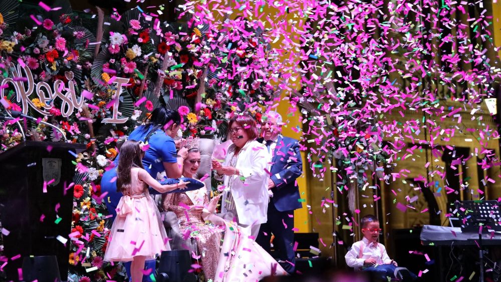 Coronación de Rosi I como reina de la Feria San Juan del Río 2024.