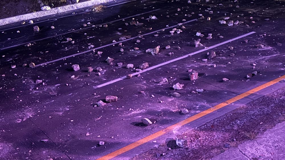 Bloquean Autopista México-Querétaro por muerte de menor.