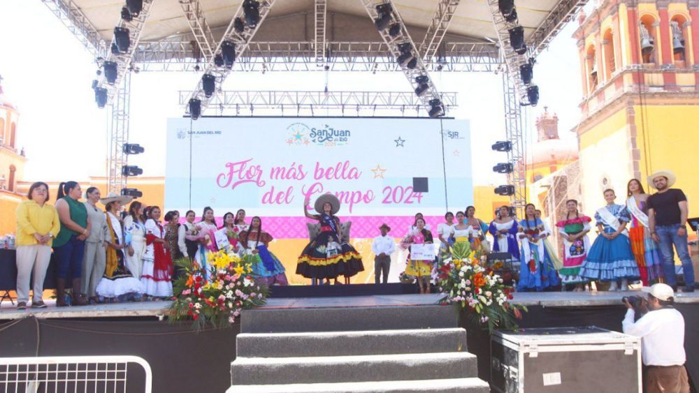 Arely Fernanda Ángeles, "Flor Más Bella del Campo" en San Juan del Río.