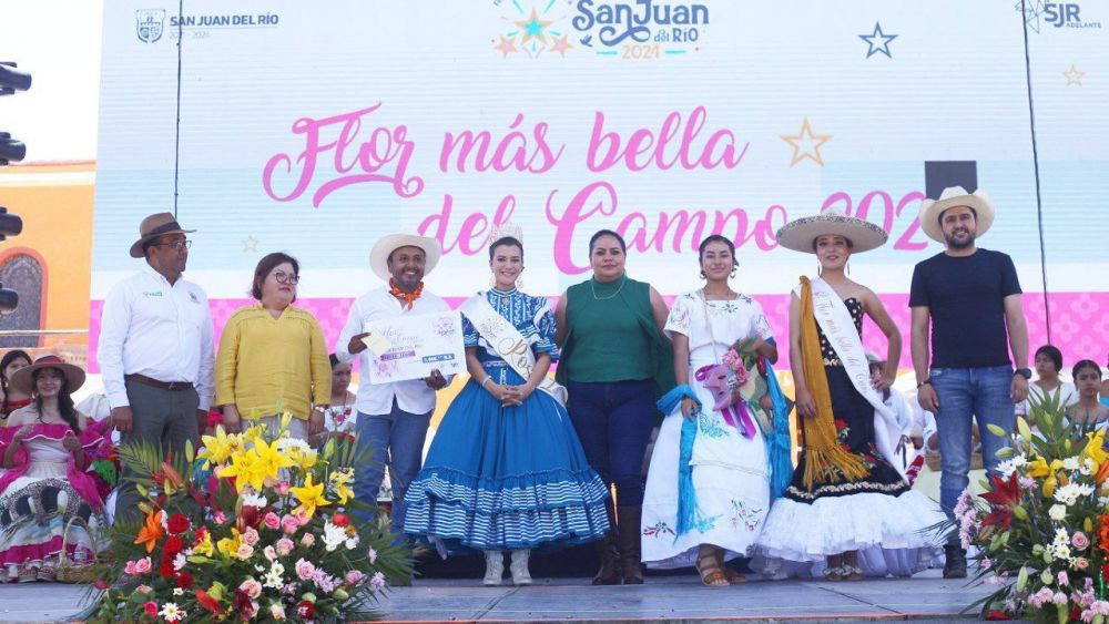 Arely Fernanda Ángeles, "Flor Más Bella del Campo" en San Juan del Río.