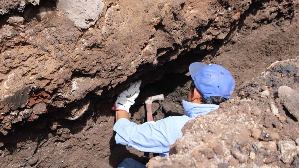 Supervisan sustitución de red de drenaje sanitario en San Juan del Río.