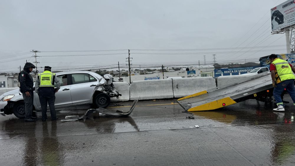 Incrementan accidentes en la Autopista México-Querétaro por lluvias.