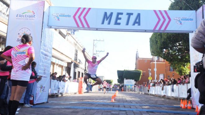 Exitosa participación en el Medio Maratón San Juan del Río 2024.