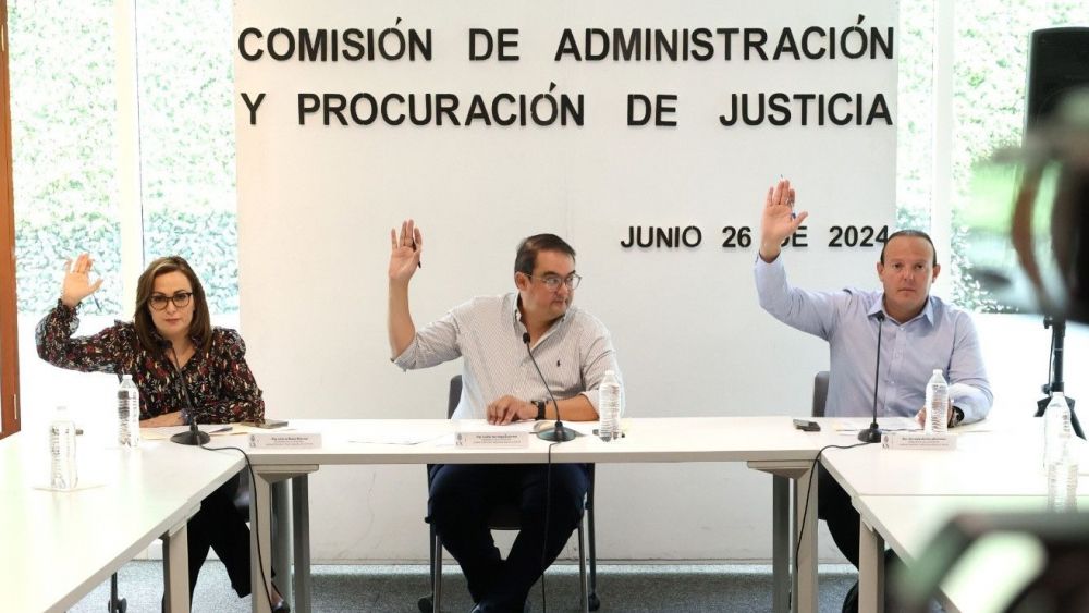 Reforma de la Ley Orgánica del Poder Judicial de Querétaro para mejorar su estructura y funcionamiento.