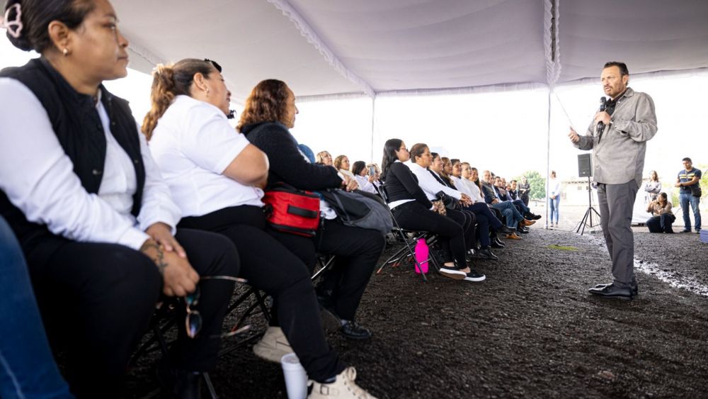 Mauricio Kuri resalta capacitación para mujeres en el transporte público.