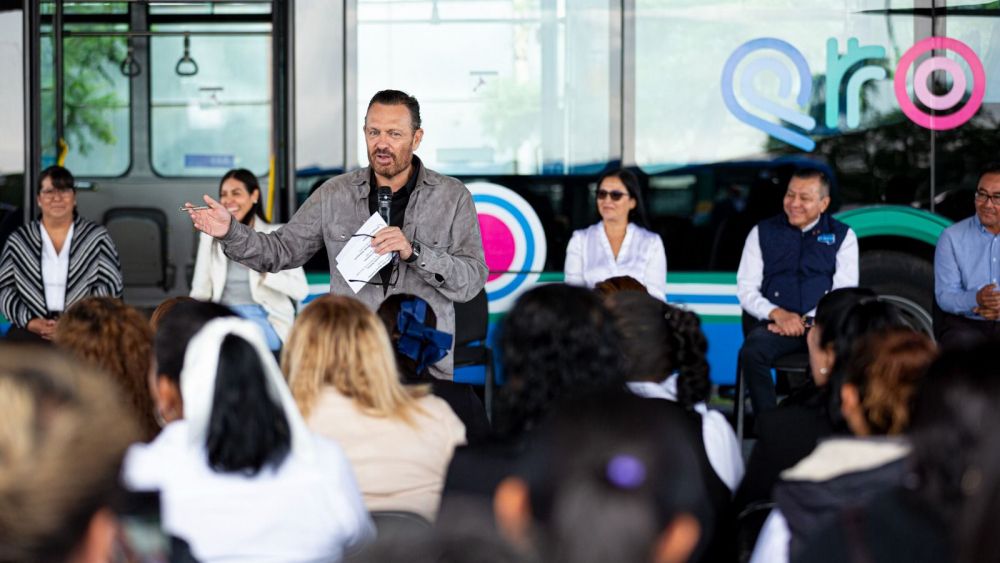 Mauricio Kuri resalta capacitación para mujeres en el transporte público.