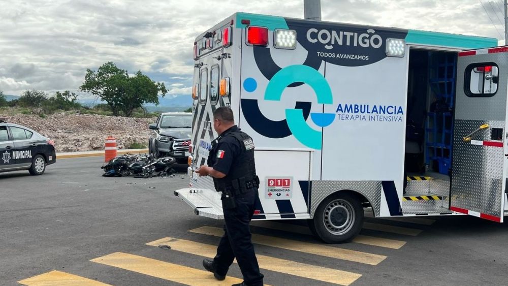 Accidente de motocicleta en San Juan del Río deja un herido.