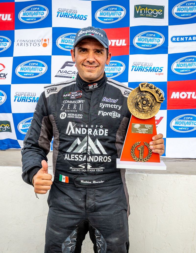 Alessandros Racing Conquista el Autódromo Moisés Solana.