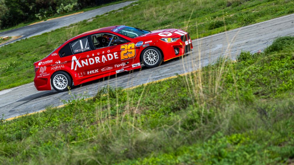 Alessandros Racing Conquista el Autódromo Moisés Solana.