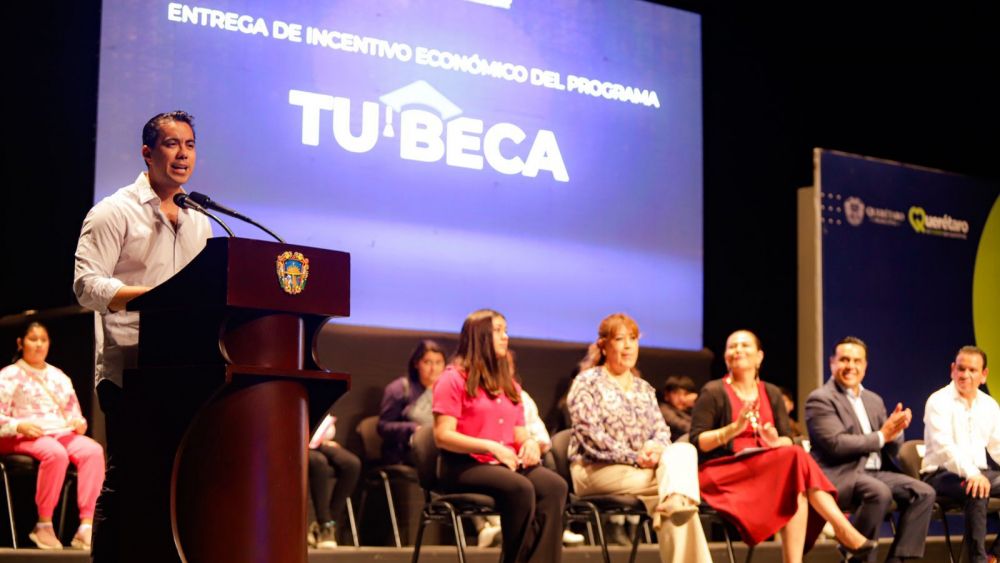 La educación, clave para el progreso de Querétaro: Felifer Macías.