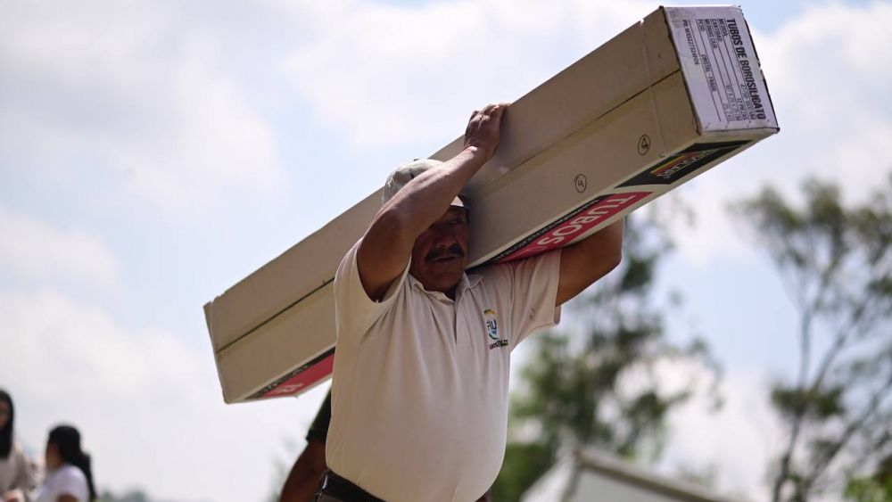 Familias de Huimilpan reciben apoyos del programa Vivienda Digna.