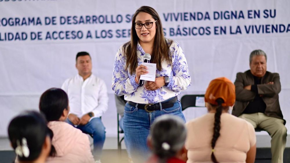 Familias de Huimilpan reciben apoyos del programa Vivienda Digna.