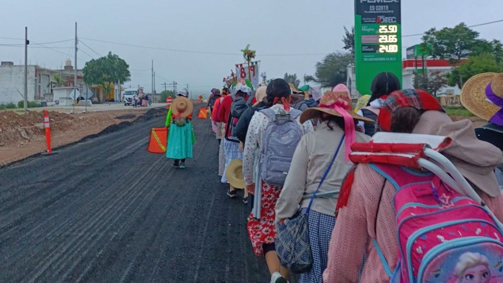 Miles de peregrinas refrendan su fe a la Virgencita del Tepeyac.