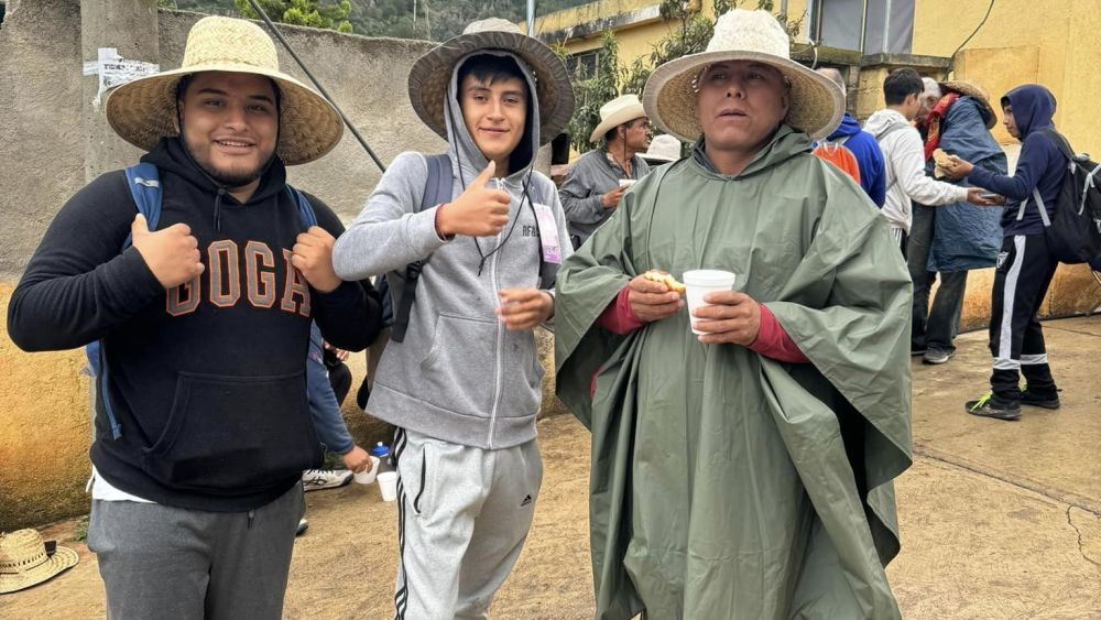 Miles de Peregrinos de Querétaro caminan al Tepeyac en un acto de Fe y devoción.