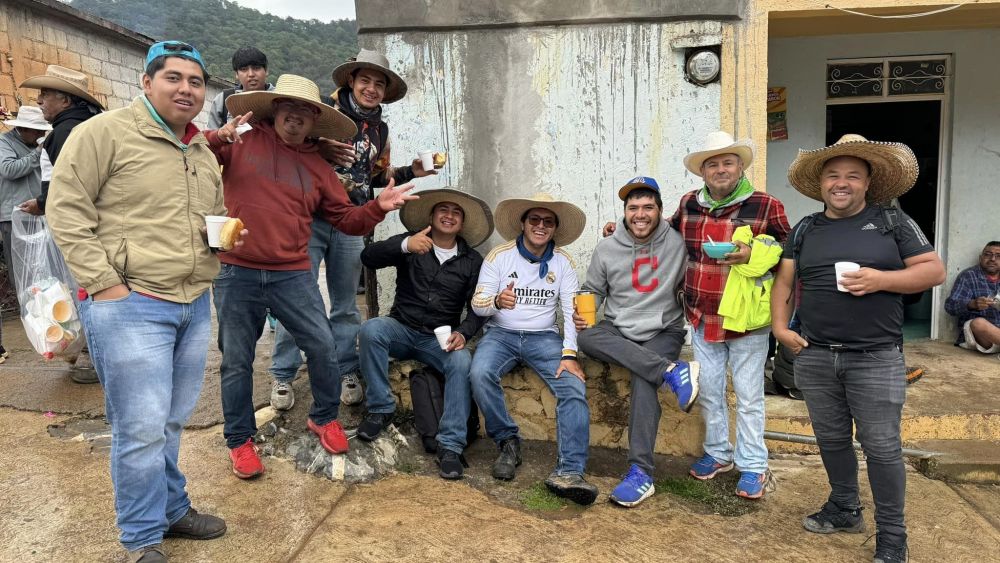 Miles de Peregrinos de Querétaro caminan al Tepeyac en un acto de Fe y devoción.