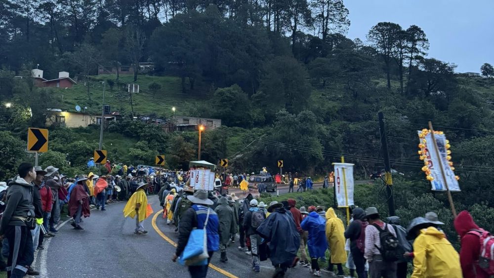 Miles de Peregrinos de Querétaro caminan al Tepeyac en un acto de Fe y devoción.