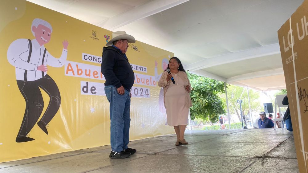 Participan 79 comunidades en concurso Abuela y Abuelo de Oro en San Juan del Río.