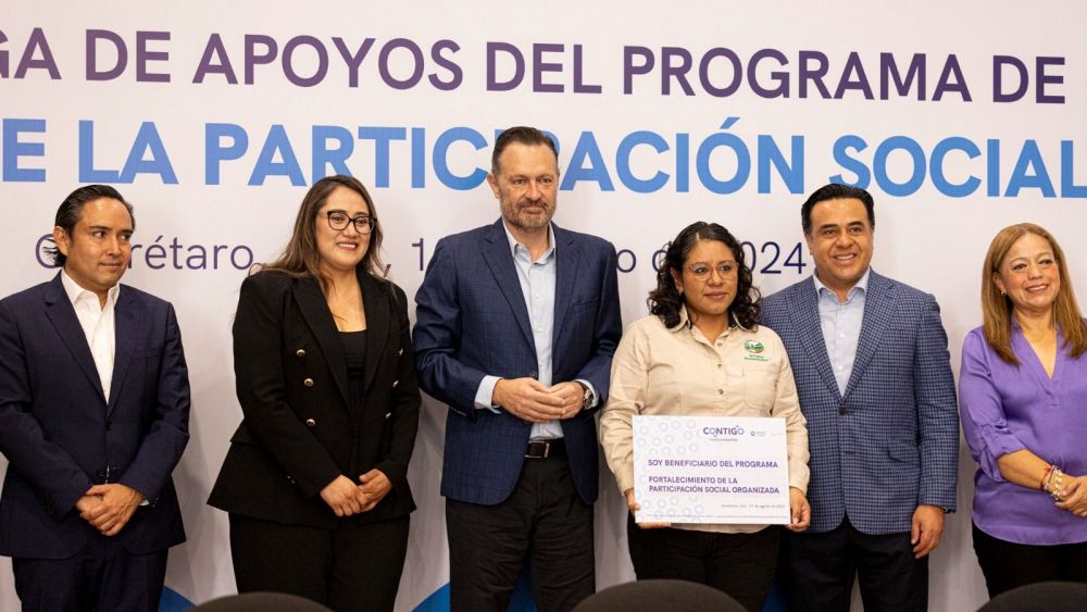 Mauricio Kuri entrega apoyos para el fortalecimiento social en Querétaro.