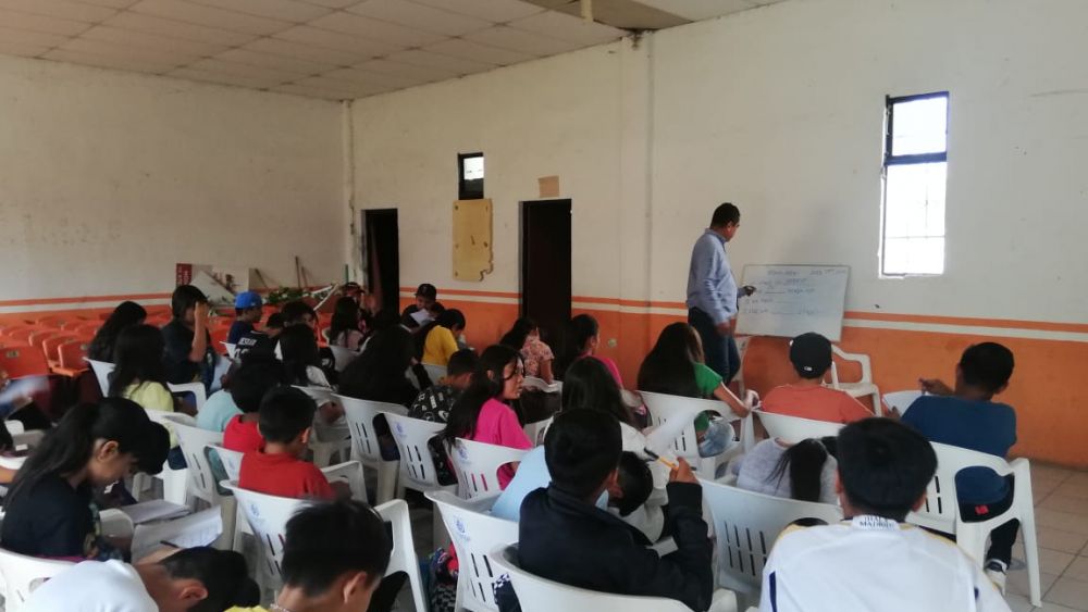 San Juan del Río impulsa la educación con taller de inglés para estudiantes