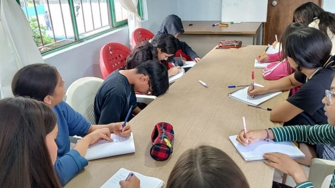 San Juan del Río impulsa la educación con taller de inglés para estudiantes.