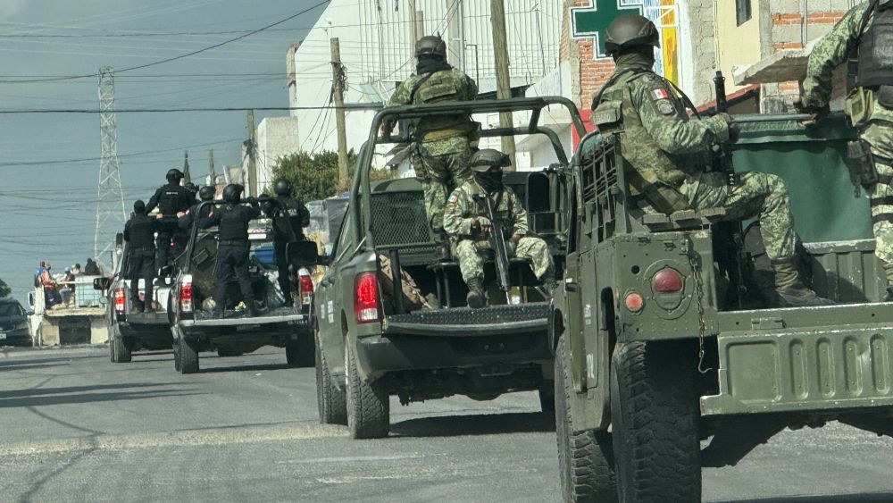 Fiscalía de la República catea inmueble en San Juan del Río.