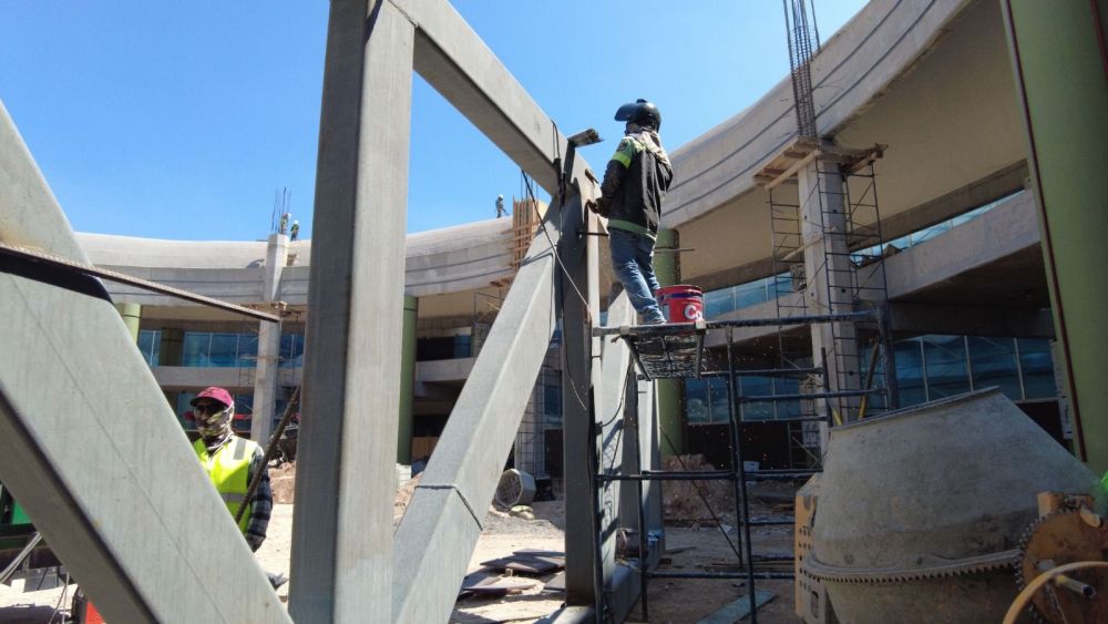 Avanza construcción de cubierta en el Centro Cultural Gómez Morin.