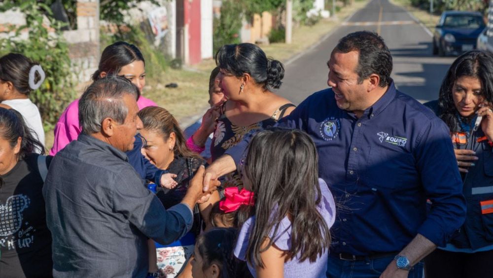 San Juan del Río impulsa infraestructura con rehabilitación de calle en Llanitos Palma de Romero.