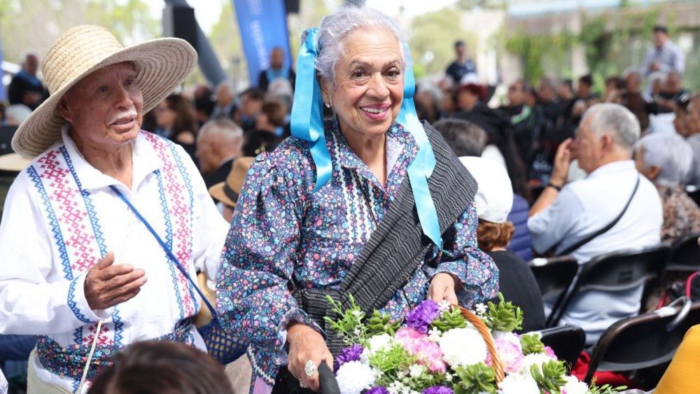 Car Herrera celebra encuentro de tradiciones con adultos mayores en San Juan del Río.