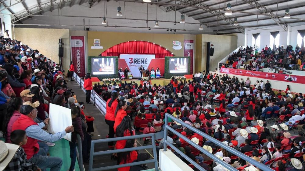 René Mejía Montoya rinde Tercer Informe de Gobierno en Amealco.