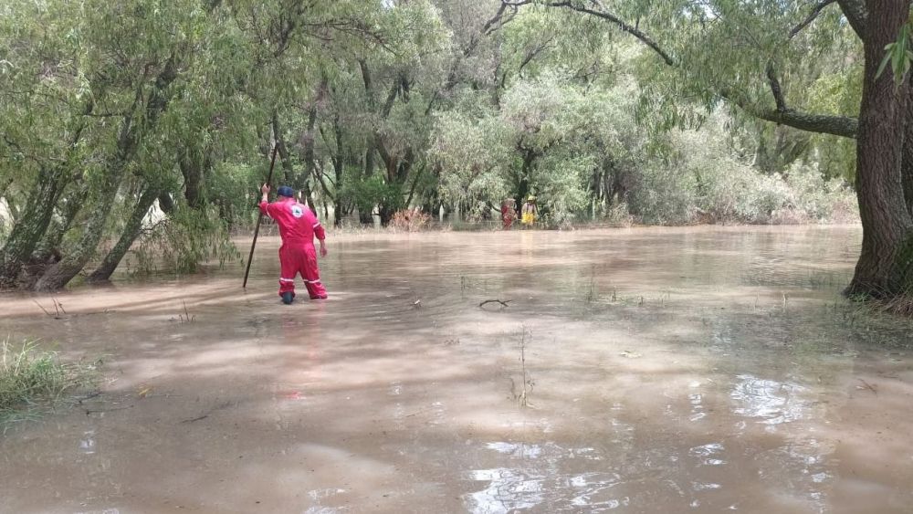 Autoridades intensifican búsqueda de menor desaparecido en arroyo de La Cañada del Varal.