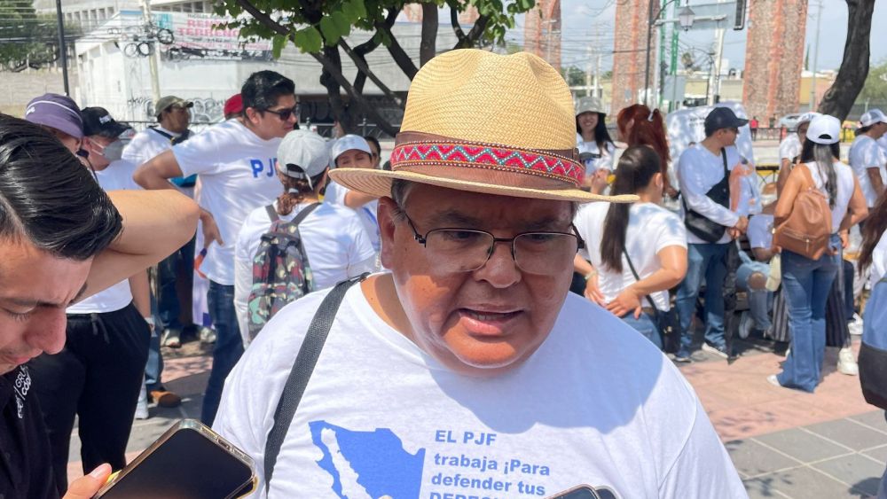 Manifestantes Defienden al Poder Judicial ante las Reformas Propuestas por el Gobierno Federal