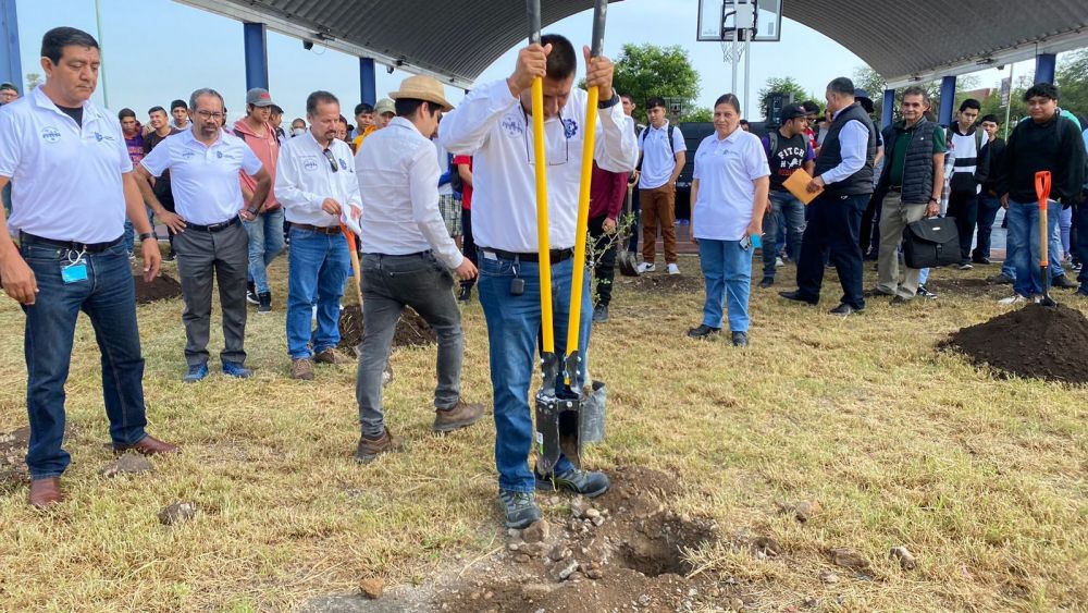 Tecnológico de San Juan del Río impulsa reforestación con alumnos de primer semestre.