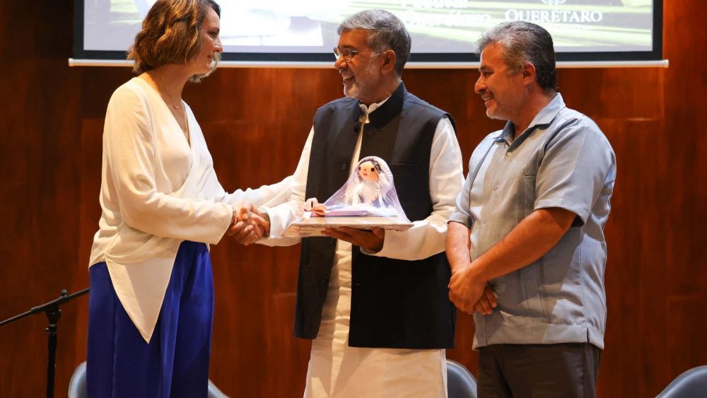 Kailash Satyarthi impulsa una cultura de paz y educación en el Hay Festival Querétaro 2024.