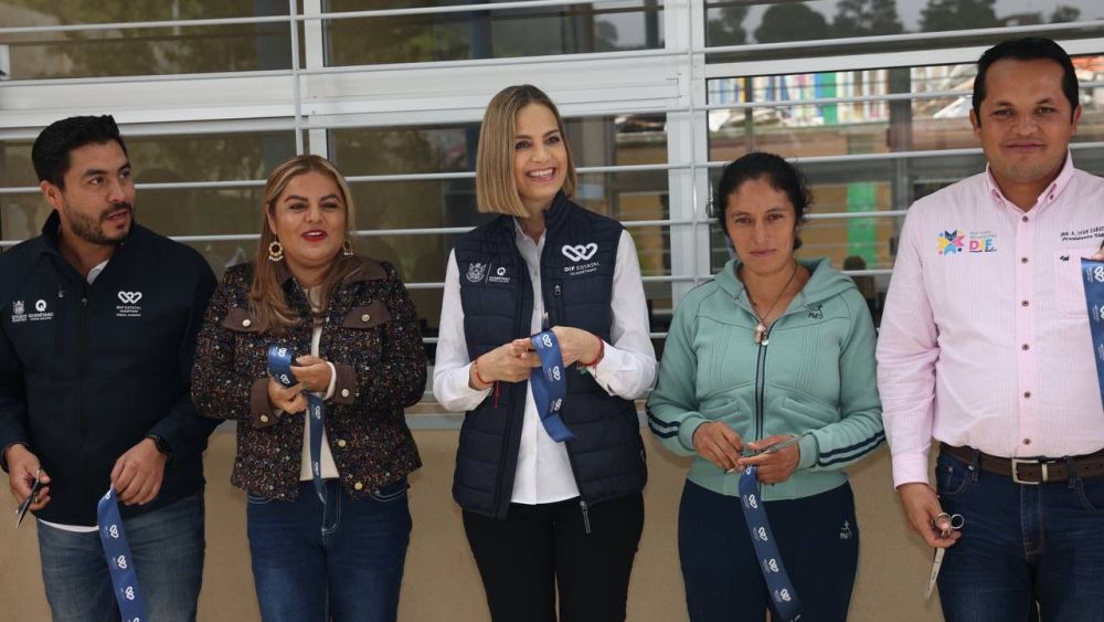 Estudiantes de Pinal de Amoles reciben desayunos calientes con nueva aula cocina.