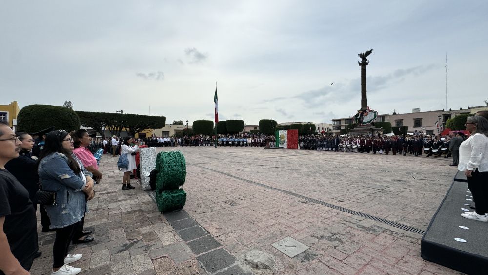 San Juan del Río celebra la Independencia de México en acto cívico.