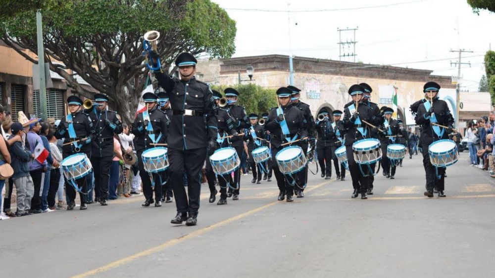 Desfile Cívico Militar en San Juan del Río celebra el Aniversario de la Independencia de México.