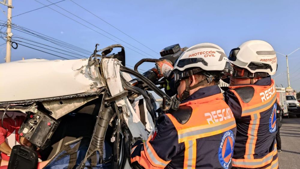 Accidente vial en la carretera estatal 500 atendido por Protección Civil de El Marqués.