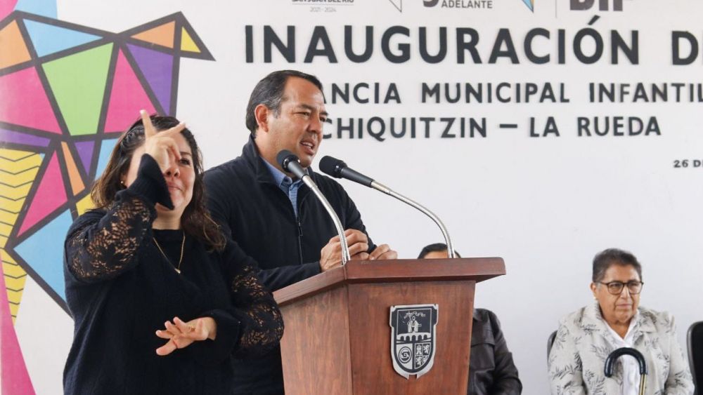 Gina Sánchez y Roberto Cabrera, inauguran la Estancia Infantil Chiquitzin en San Juan del Río.