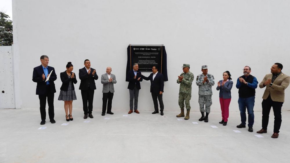 Luis Nava inaugura la nueva subcomandancia del Centro Histórico.