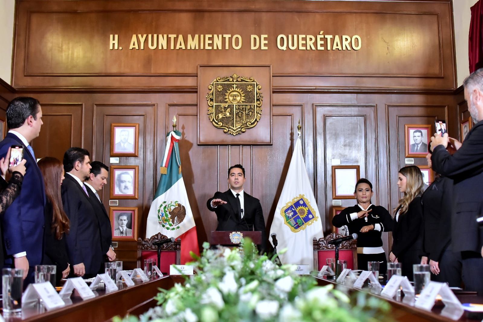 Felifer Macías toma protesta como presidente municipal de Queréta...